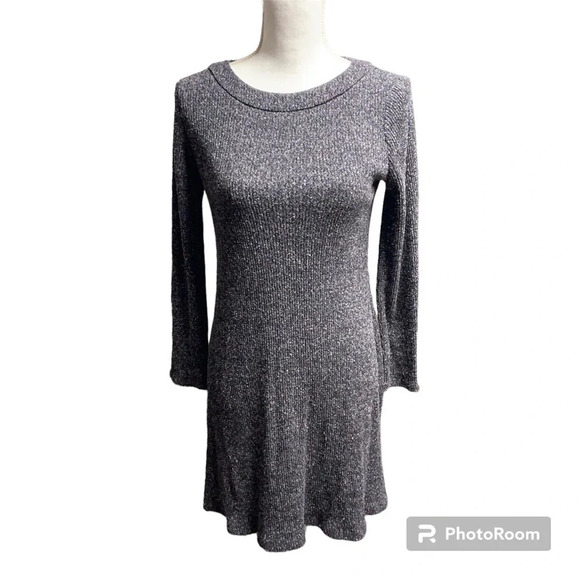 Chaps dark gray dress size medium chenille type feel to it.  Long sleeve - Picture 1 of 8